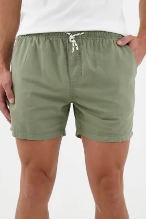 Bermuda verde con bolsillos laterales para hombre