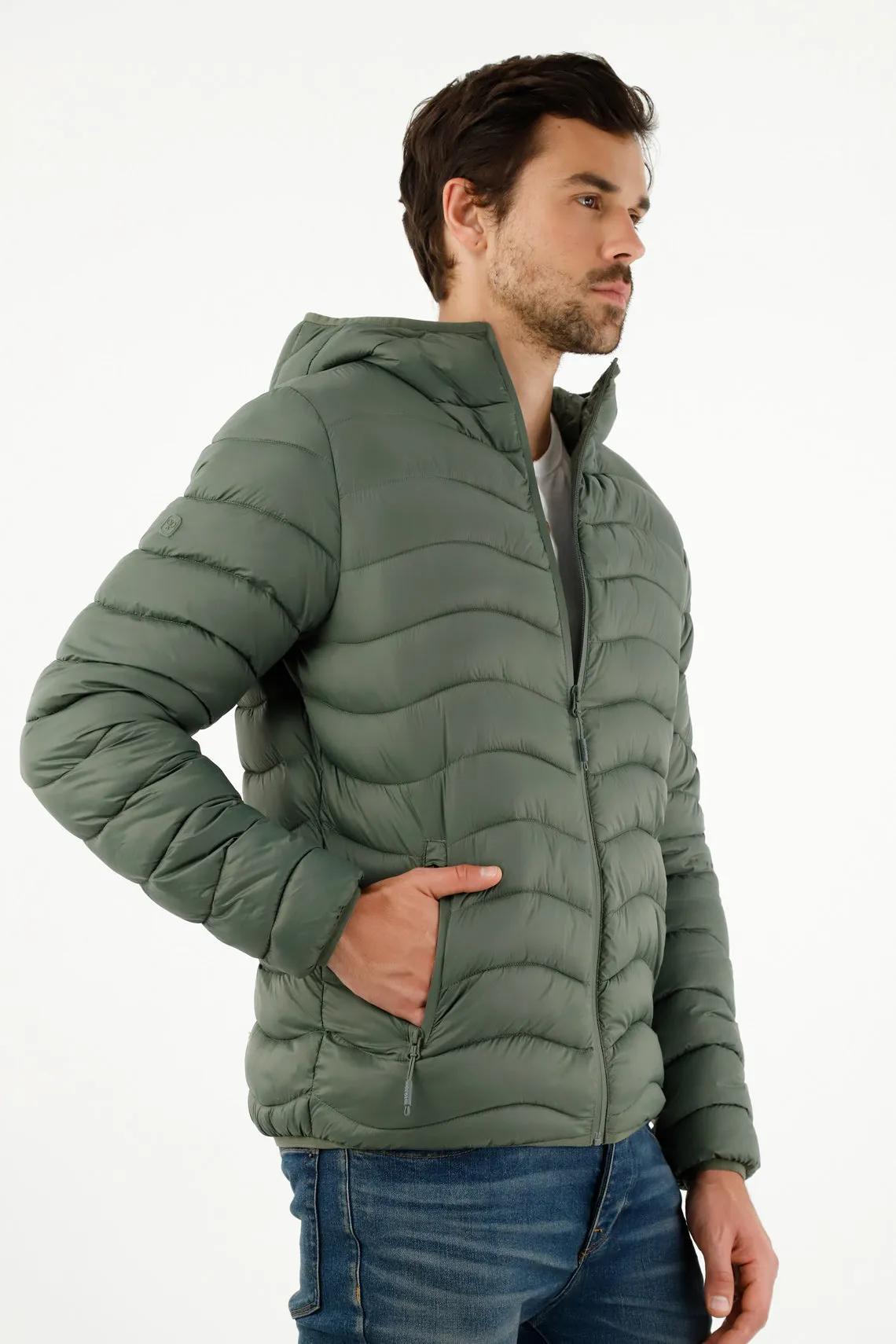 Chaqueta verde con capucha para hombre