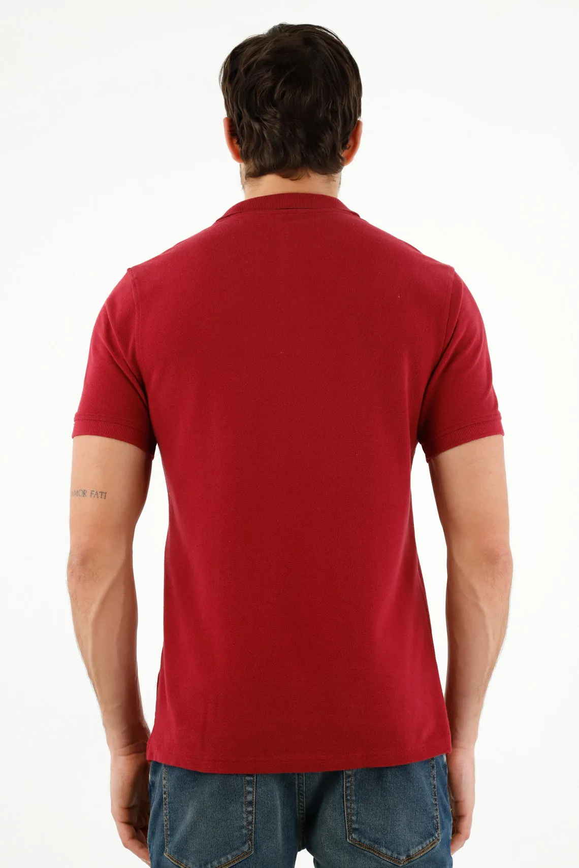 Polo roja con raqueta multicolor para hombre