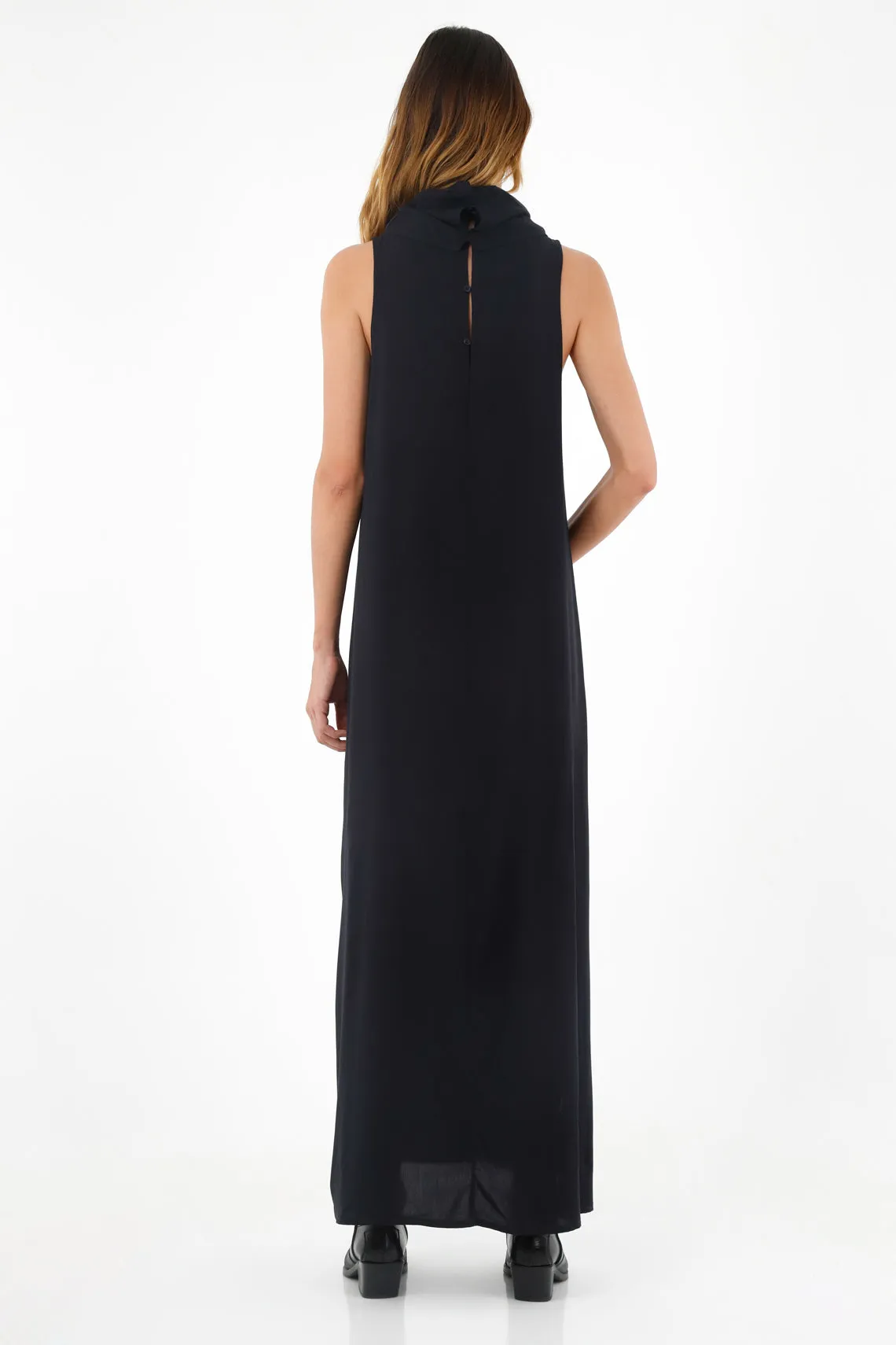 Vestido negro con cuello drapeado para mujer